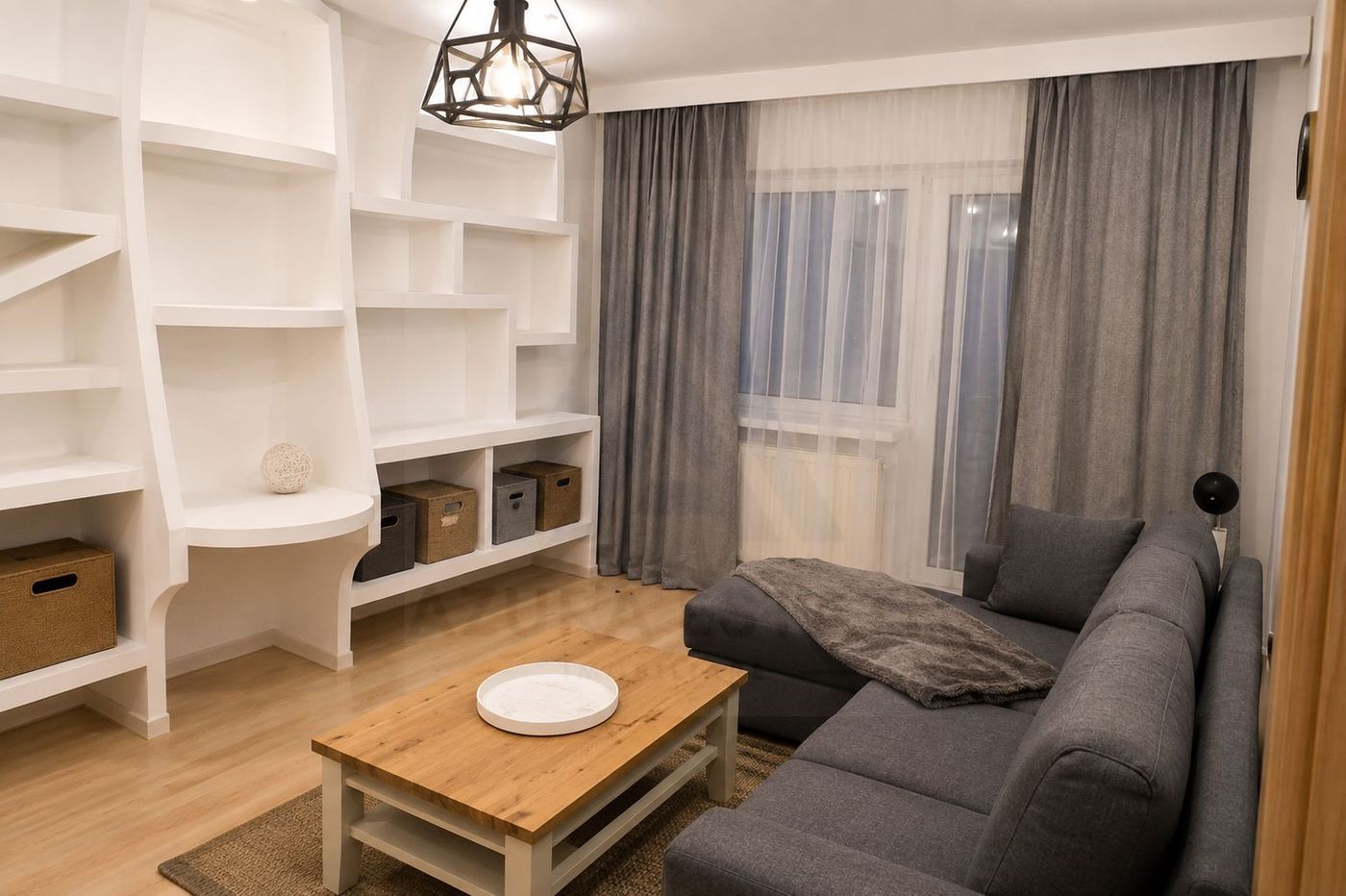 Apartament spatios 77 mp utili 3 camere 2 bai etaj 1 zona Strand - foto 2