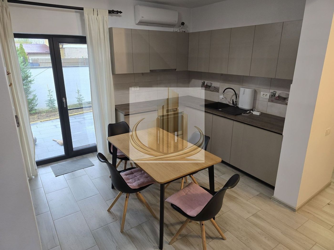 Casă modernă cu teren generos și garaj – Dumbrăvița - foto 5 Casă modernă cu teren generos și garaj – Dumbrăvița - foto 5