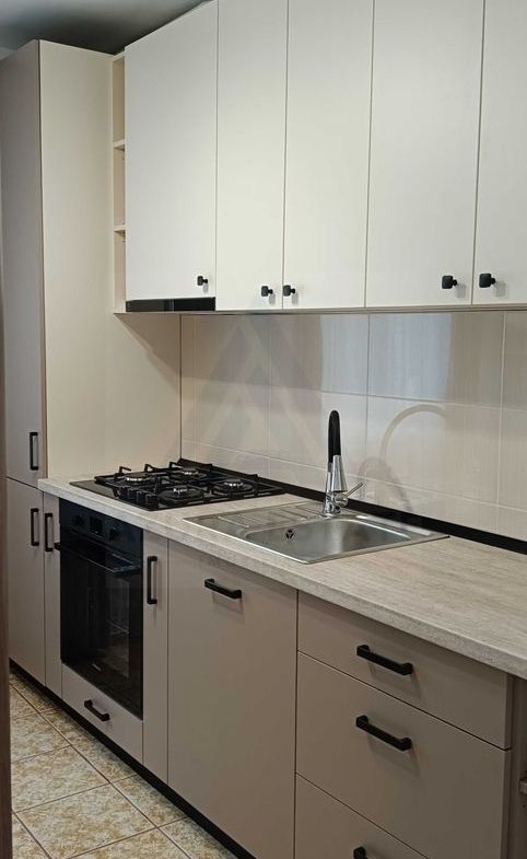 Apartament 3 camere prima inchiriere balcon inchis zona Vasile Aaron - foto 5