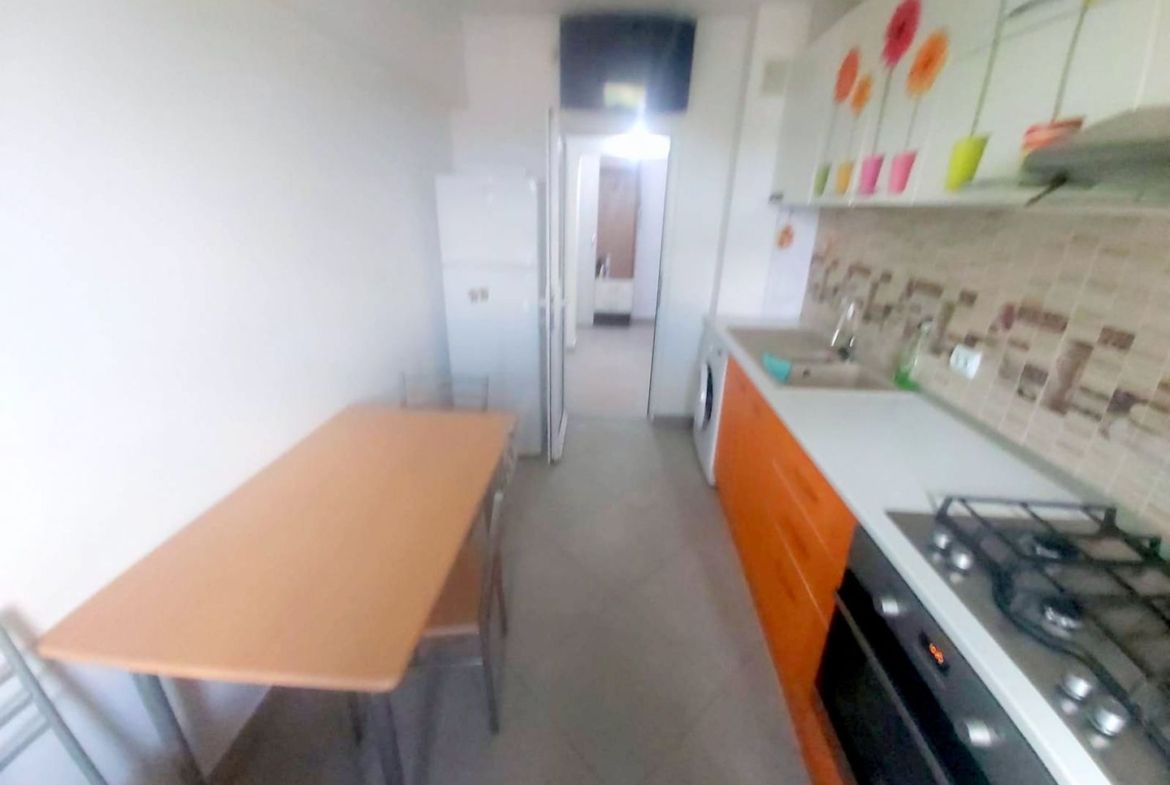 Apartament cu doua camere, decomandat - Bd. Unirii, scoala nr. 10 - foto 2