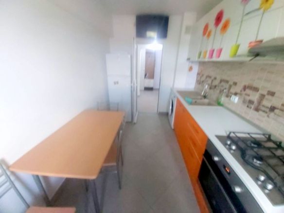 Apartament cu doua camere, decomandat - Bd. Unirii, scoala nr. 10 - foto 2