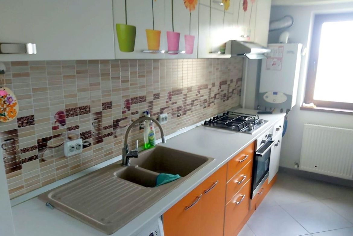 Apartament cu doua camere, decomandat - Bd. Unirii, scoala nr. 10 - foto 3