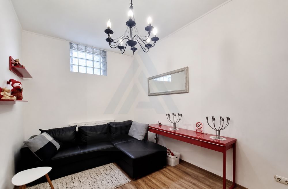 Apartament 2 camere 50 mp utili parter la curte zona Centrul Istoric - Imagine principala