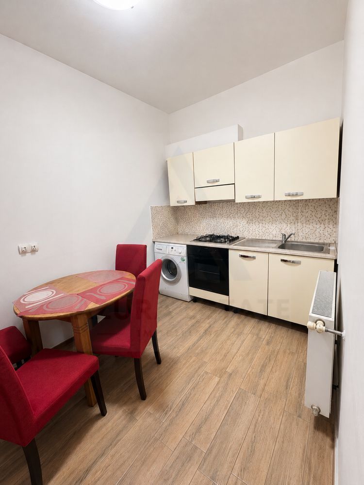 Apartament 2 camere 50 mp utili parter la curte zona Centrul Istoric - foto 3