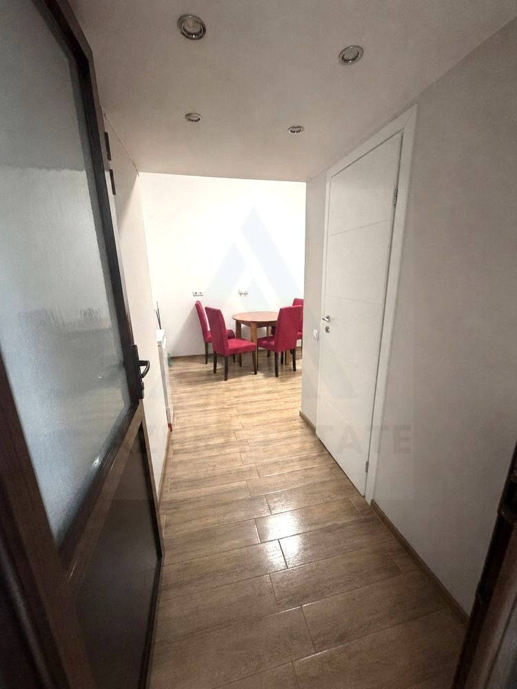 Apartament 2 camere 50 mp utili parter la curte zona Centrul Istoric - foto 4