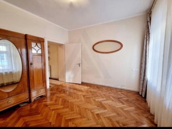 Apartament 2 camere 61 mp utili parter 2 bai 2 pivnite Centrul Istoric - foto 2