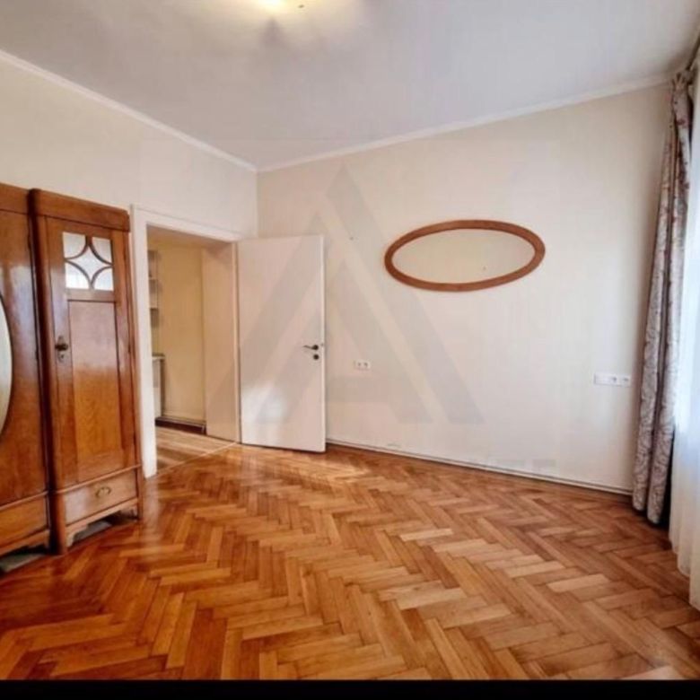 Apartament 2 camere 61 mp utili parter 2 bai 2 pivnite Centrul Istoric - Imagine principala