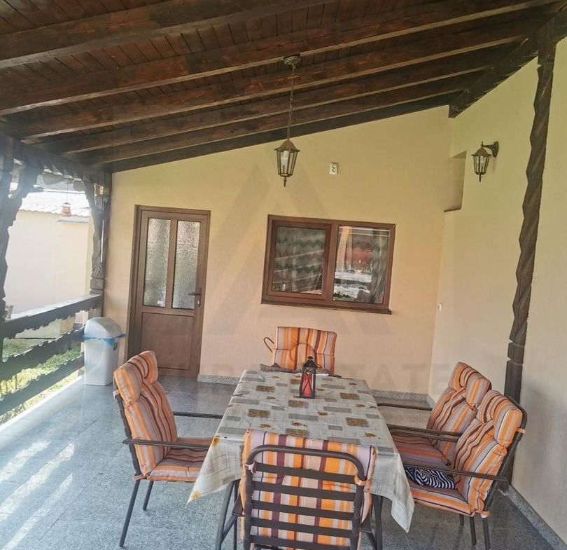 Casa individuala cu garaj 60 mp si teren+gradina 2650 mp in Porumbacu - foto 7