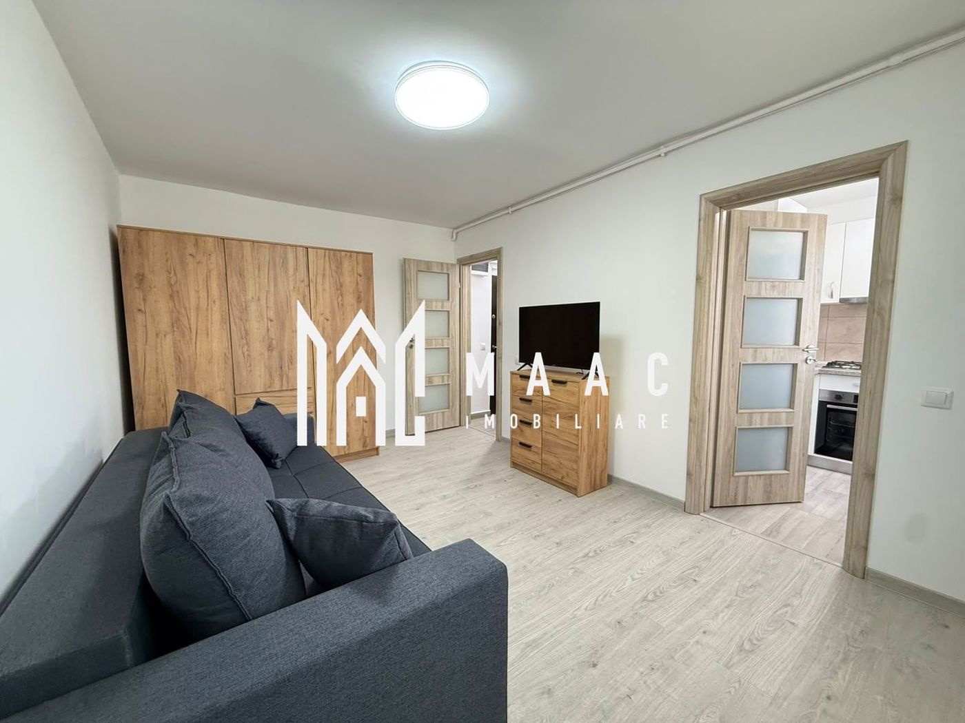 Garsoniera | Etaj 3 | Balcon | Renovata | Vasile Aaron - Imagine principala