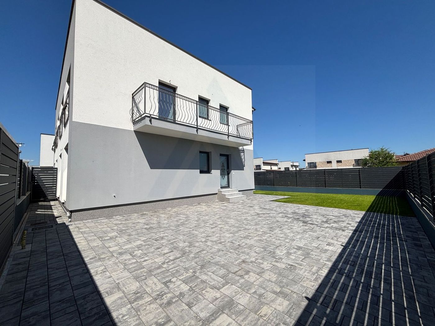 Casa 4 camere finisata la cheie cu teren 220 mp in Selimbar - foto 3