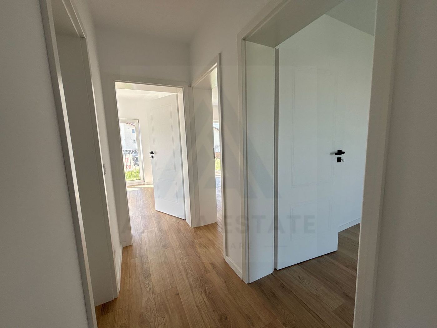 Casa 4 camere finisata la cheie cu teren 220 mp in Selimbar - foto 5