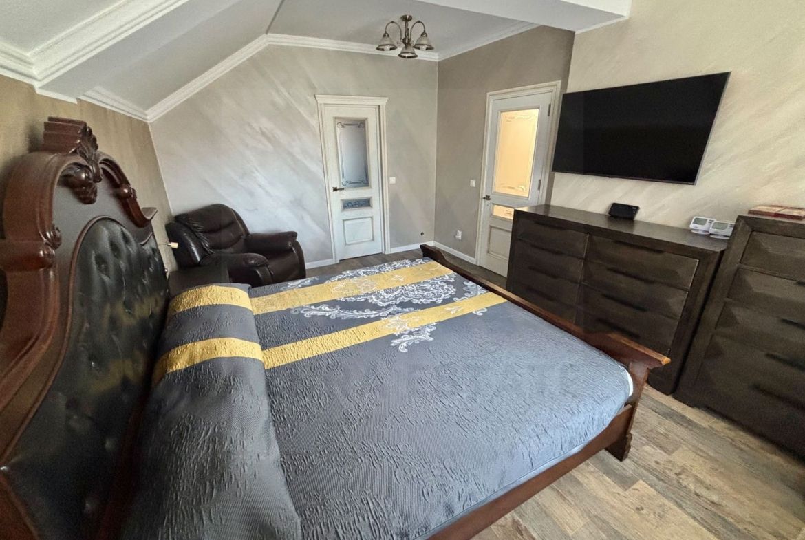 Casa individuala ultrafinisata 200 mp utili si teren 462 mp  Selimbar - foto 7