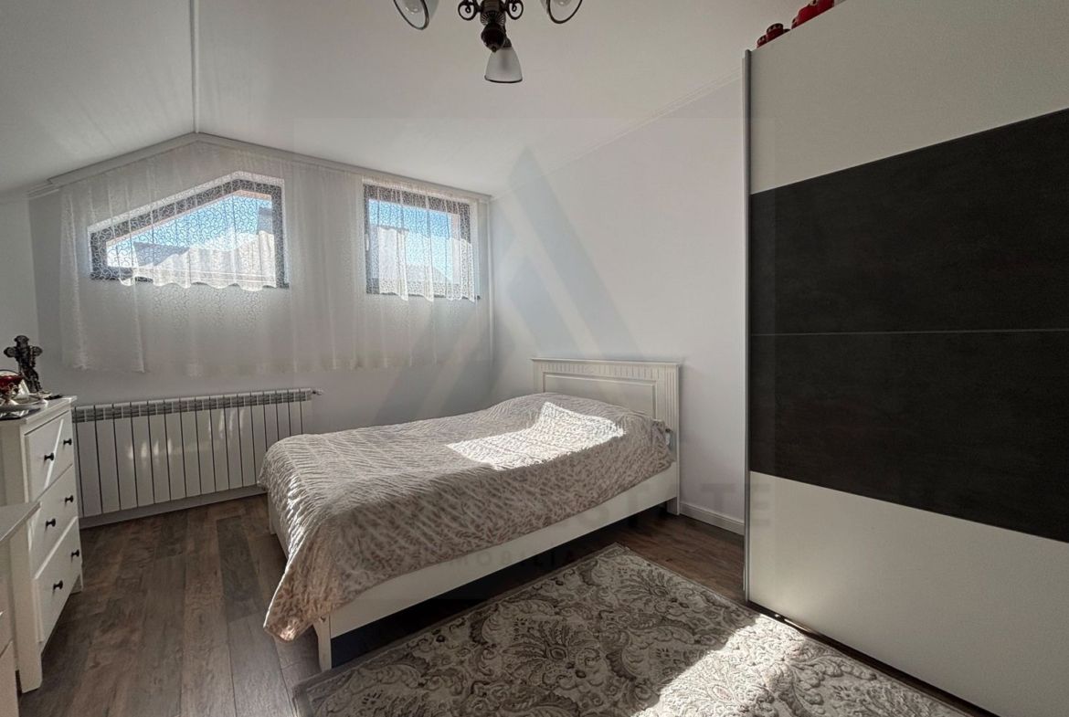 Casa individuala ultrafinisata 200 mp utili si teren 462 mp  Selimbar - foto 8