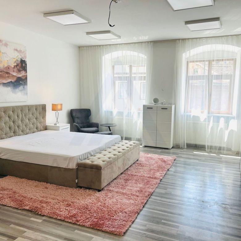 Studio modern  50 mp prima închiriere cu parcare  in zona Centrala - Imagine principala