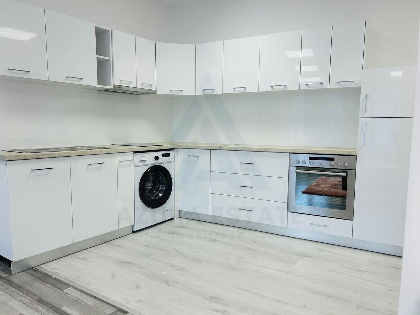 Studio modern  50 mp prima închiriere cu parcare  in zona Centrala - foto 2