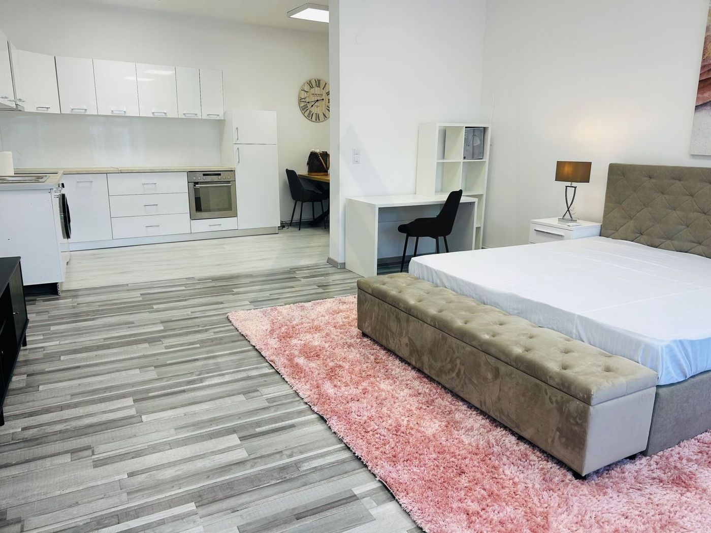 Studio modern  50 mp prima închiriere cu parcare  in zona Centrala - foto 3