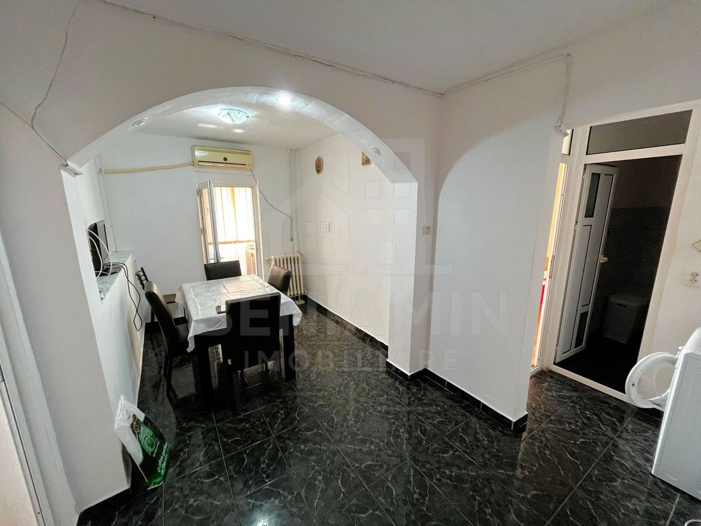 Apartament-2 Camere-Decomandat-Etajul 2-Mobilat-Utilat-CV9-Catedrala - foto 3