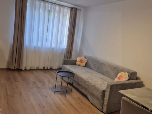 Apartament modern 3 camere  75 mp Complet renovat et 1 cartier Ștrand - foto 3