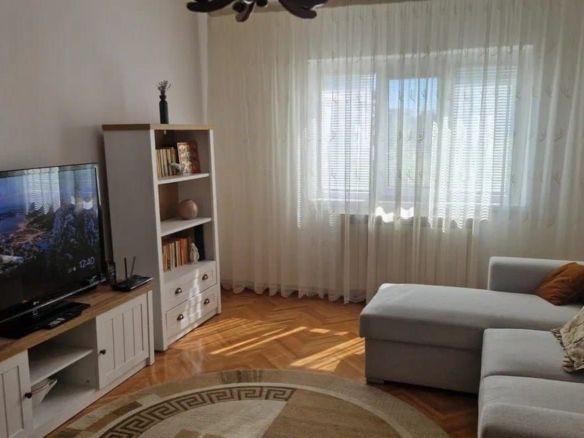 De inchiriat apartament cu 2 camere, Mazepa 1 etaj 3, 450 euro - Imagine principala