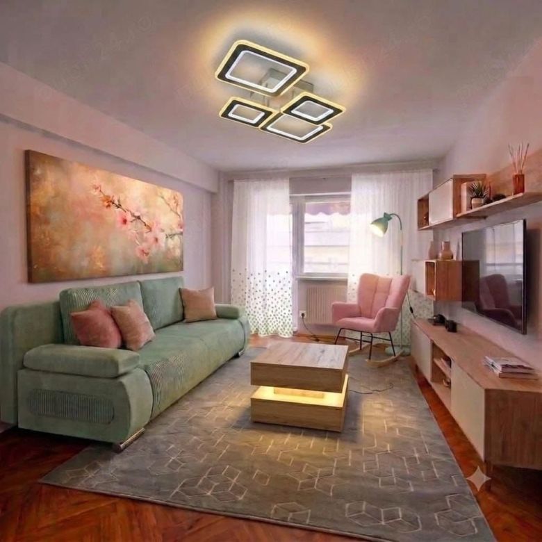 De inchiriat apartament cu 2 camere, central. etaj 3, 450 euro - Imagine principala