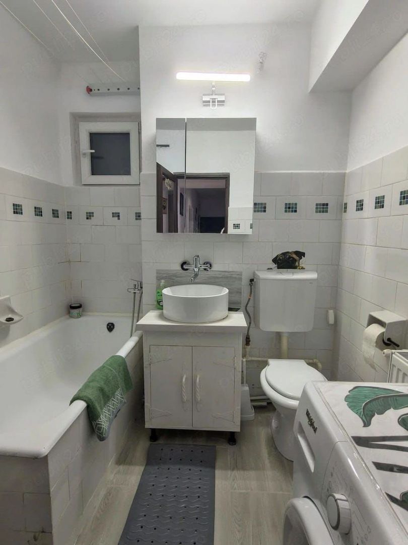 De inchiriat apartament cu 2 camere, central. etaj 3, 450 euro - foto 2
