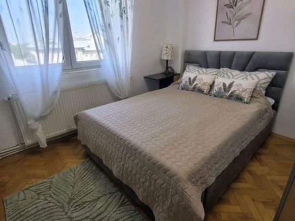 De inchiriat apartament cu 2 camere, central. etaj 3, 450 euro - foto 3