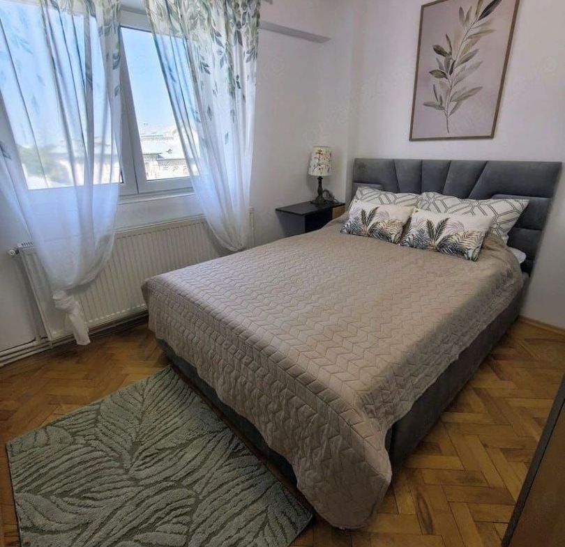 De inchiriat apartament cu 2 camere, central. etaj 3, 450 euro - foto 3