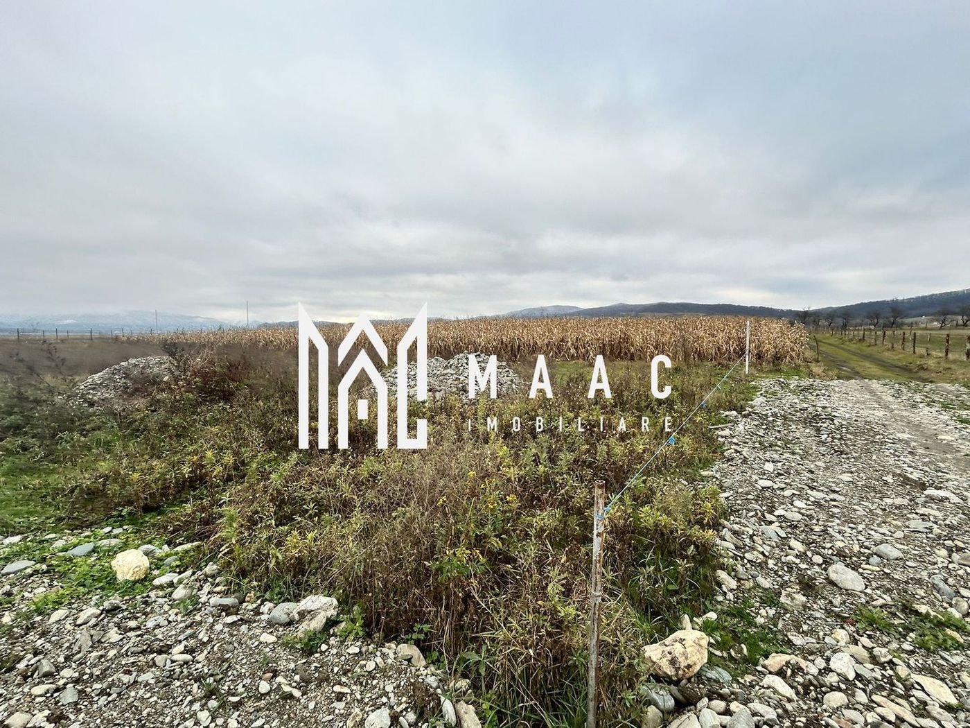 Teren intravilan | 860 mp | Deschidere 16 m | Priveliște montană | Bradu - foto 6
