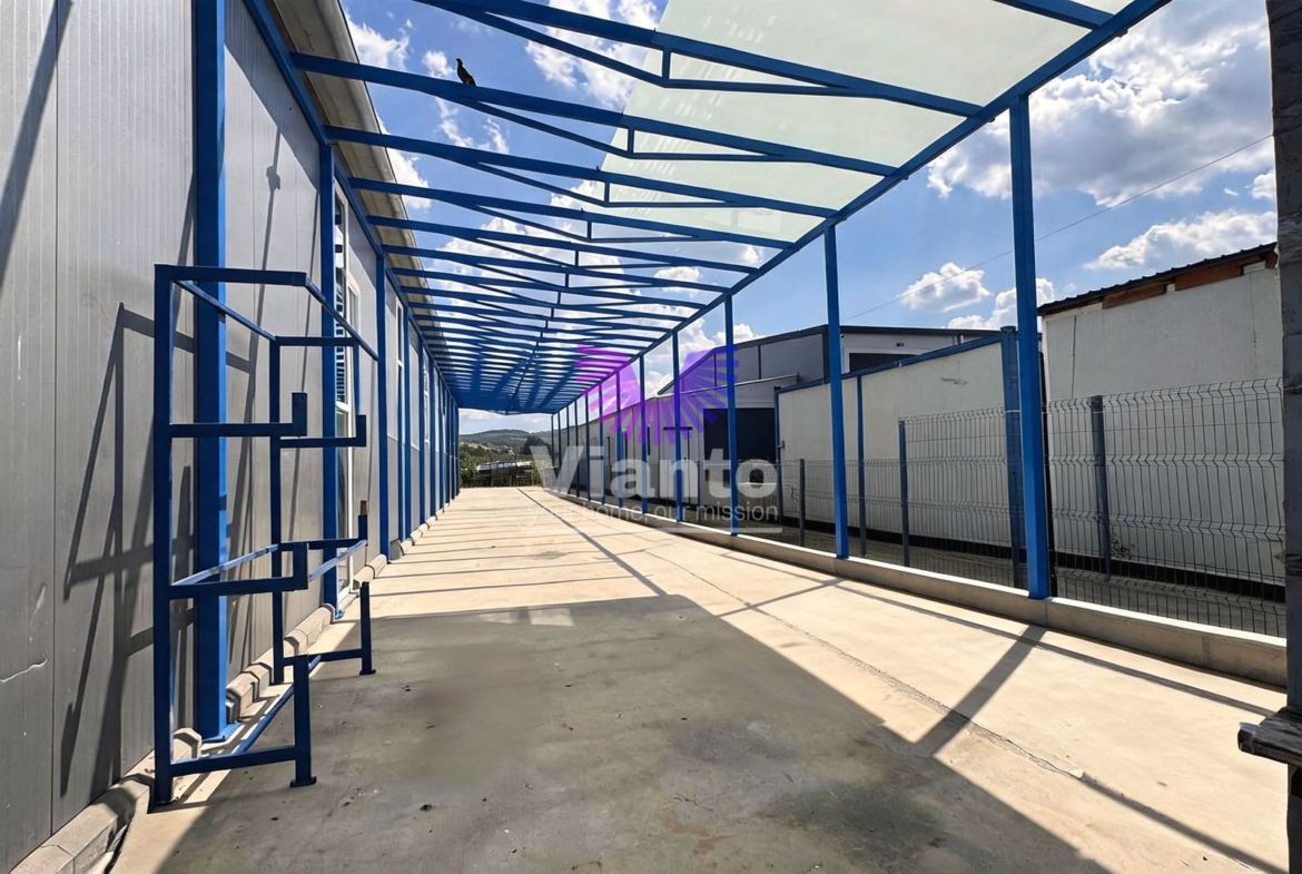 Hala industriala 600 mp si curte libera 700 mp,-  Parcul Industrial Sura Mare - foto 2