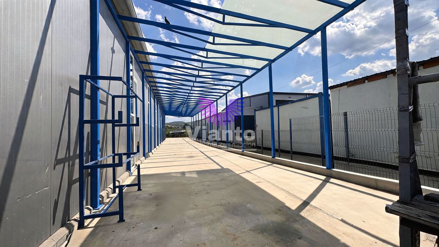 Hala industriala 600 mp si curte libera 700 mp,-  Parcul Industrial Sura Mare - foto 2
