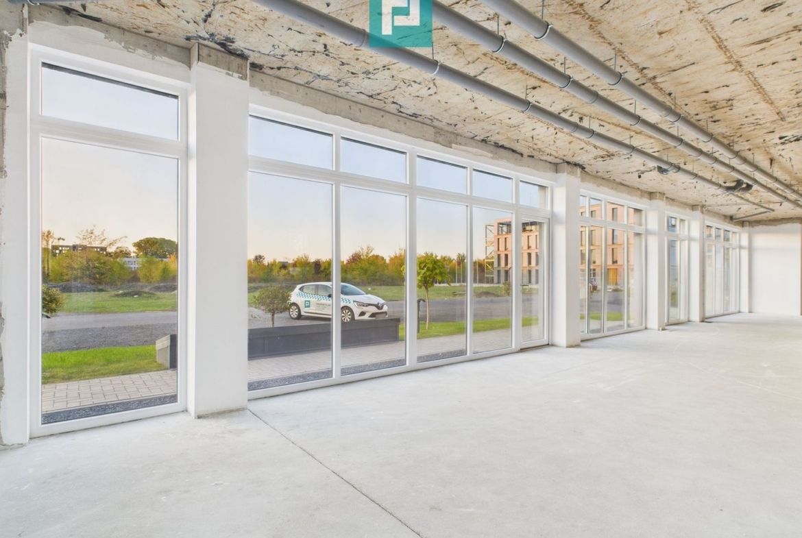 Spațiu comercial 208 mp + 5 parcări, Zona Aradului - foto 2