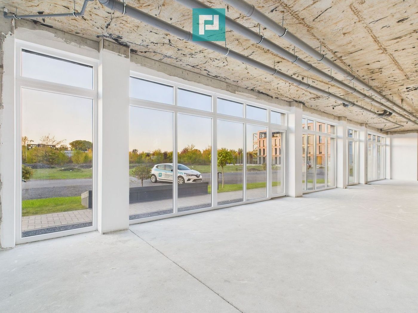 Spațiu comercial 208 mp + 5 parcări, Zona Aradului - foto 2