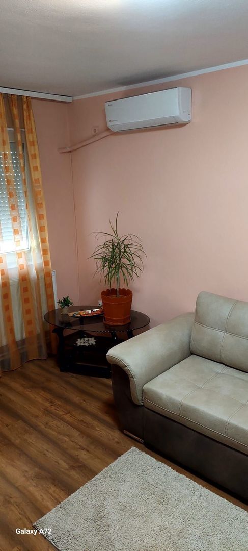 De inchiriat apartament 2 camere in micro 17, etaj 3, 350 euro - foto 2