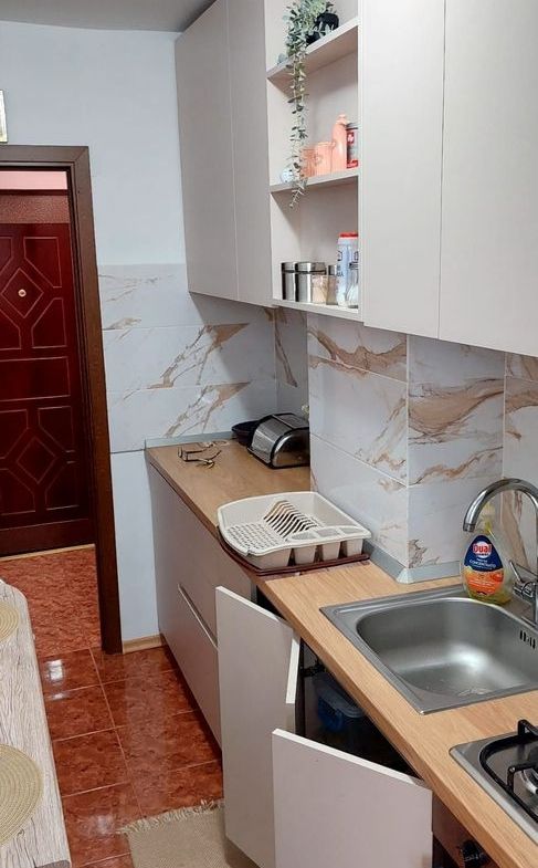De inchiriat apartament 2 camere in micro 17, etaj 3, 350 euro - foto 4