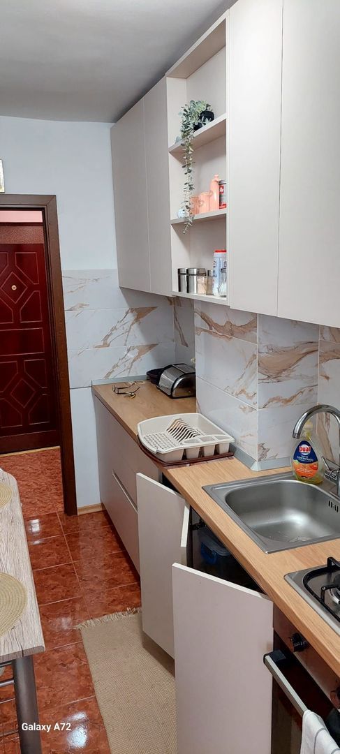 De inchiriat apartament 2 camere in micro 17, etaj 3, 350 euro - foto 4