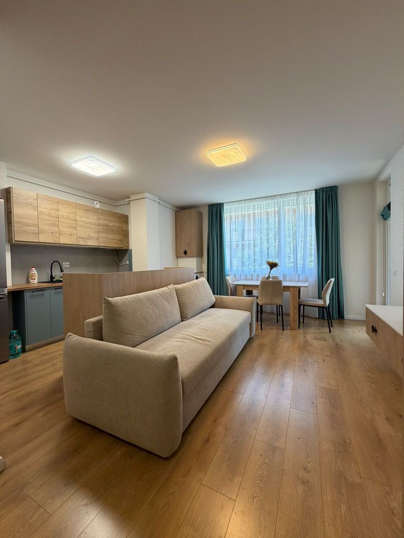 Apartament 3 camere, 2 bai, balcon, etaj intermediar, parcare - Imagine principala