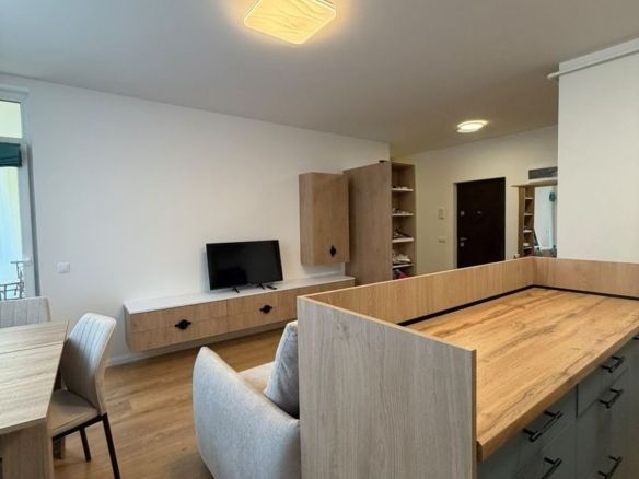 Apartament 3 camere, 2 bai, balcon, etaj intermediar, parcare - foto 2