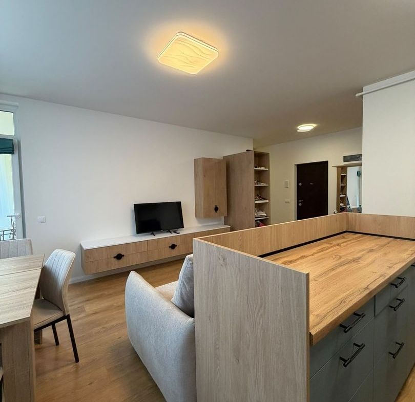 Apartament 3 camere, 2 bai, balcon, etaj intermediar, parcare - foto 2