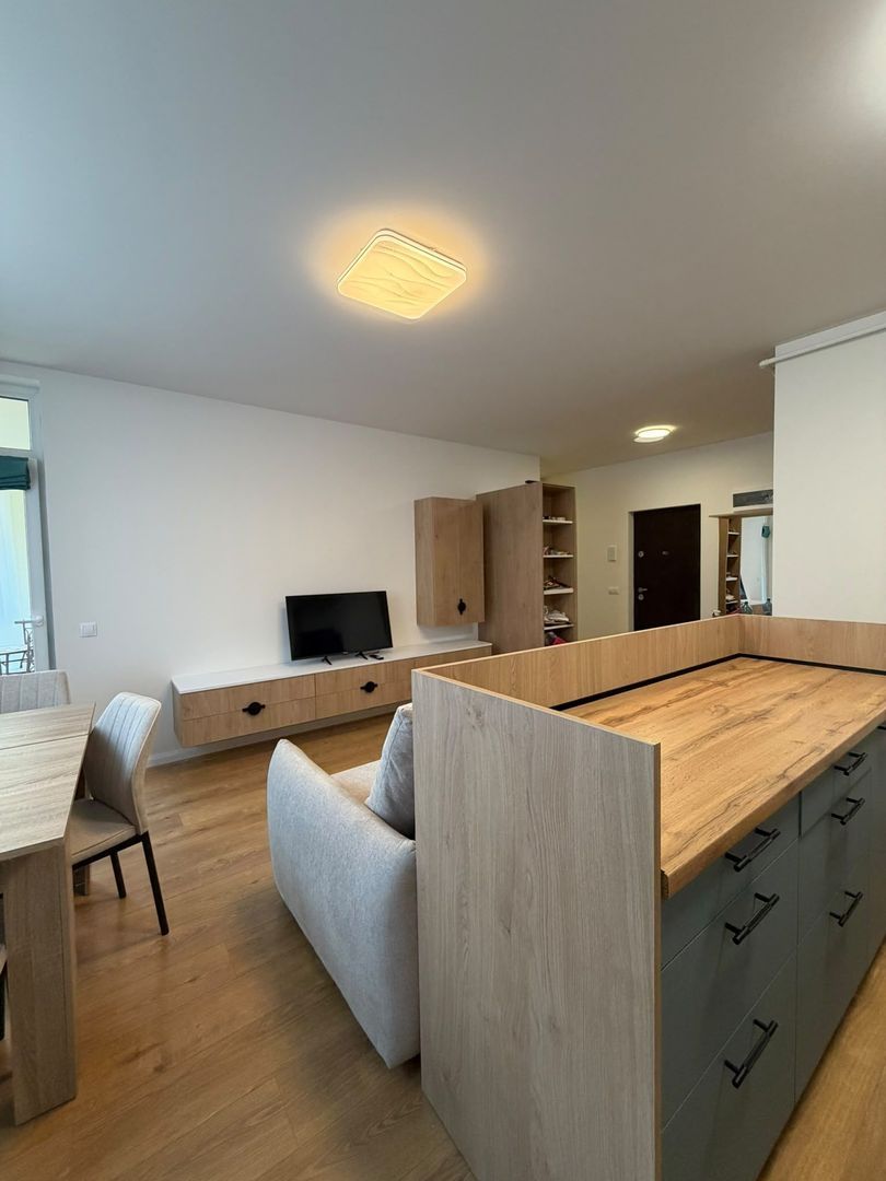 Apartament 3 camere, 2 bai, balcon, etaj intermediar, parcare - foto 2