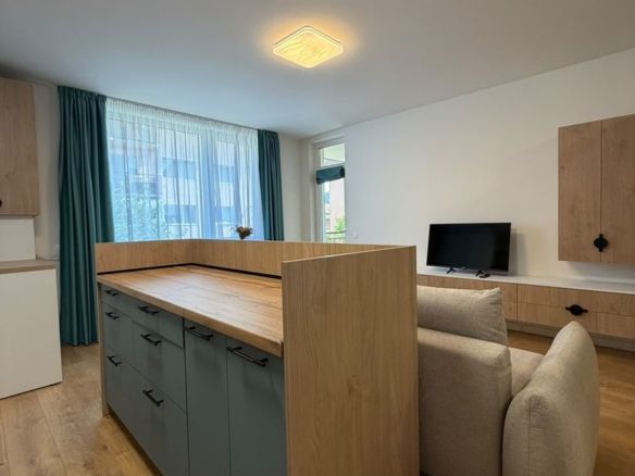 Apartament 3 camere, 2 bai, balcon, etaj intermediar, parcare - foto 3