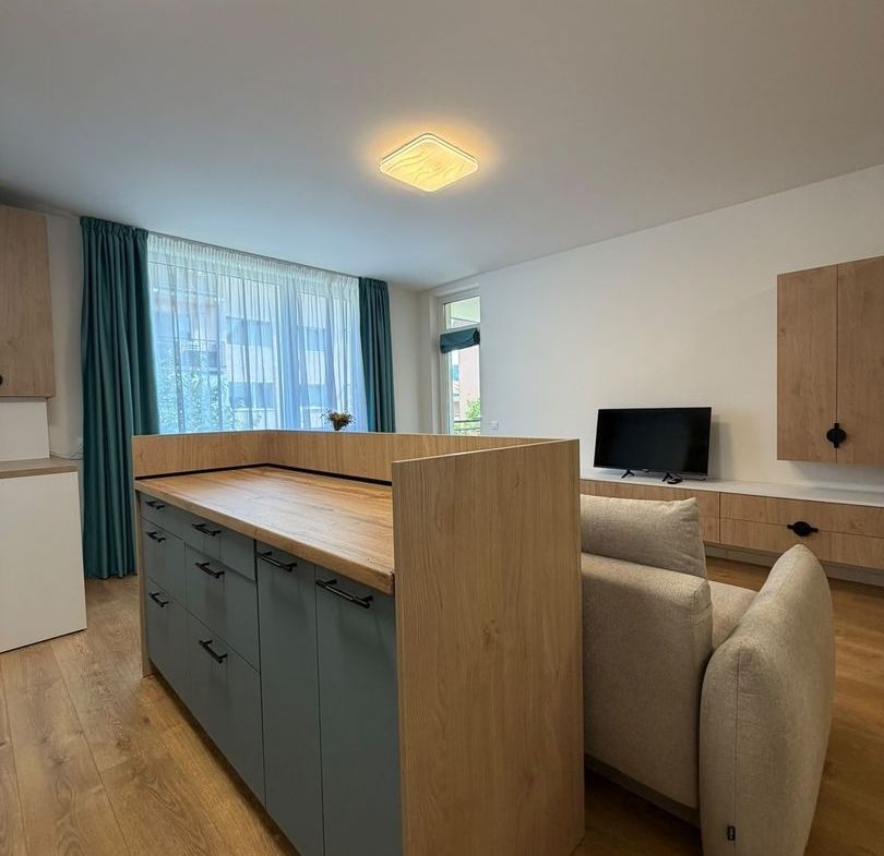Apartament 3 camere, 2 bai, balcon, etaj intermediar, parcare - foto 3