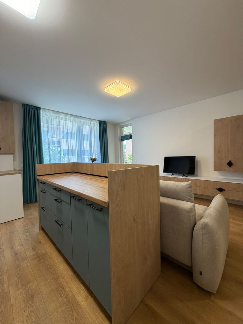 Apartament 3 camere, 2 bai, balcon, etaj intermediar, parcare - foto 3