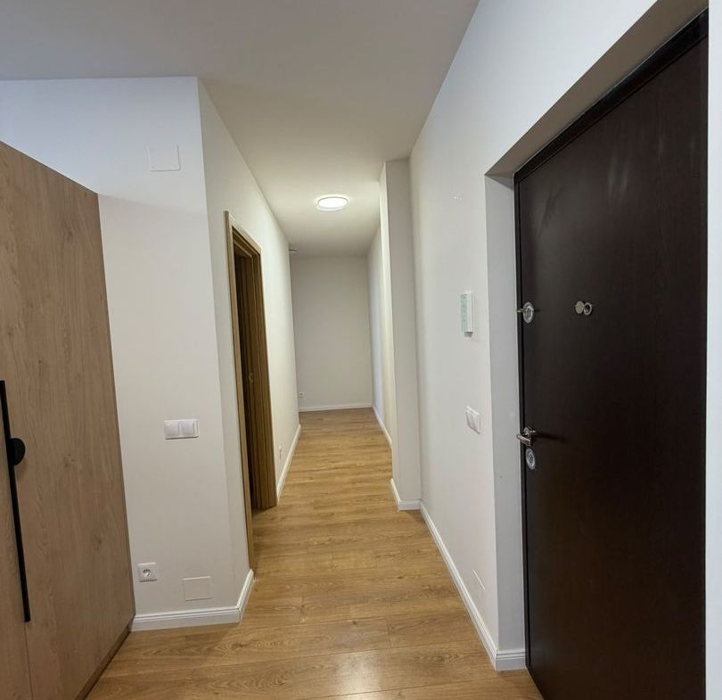 Apartament 3 camere, 2 bai, balcon, etaj intermediar, parcare - foto 4