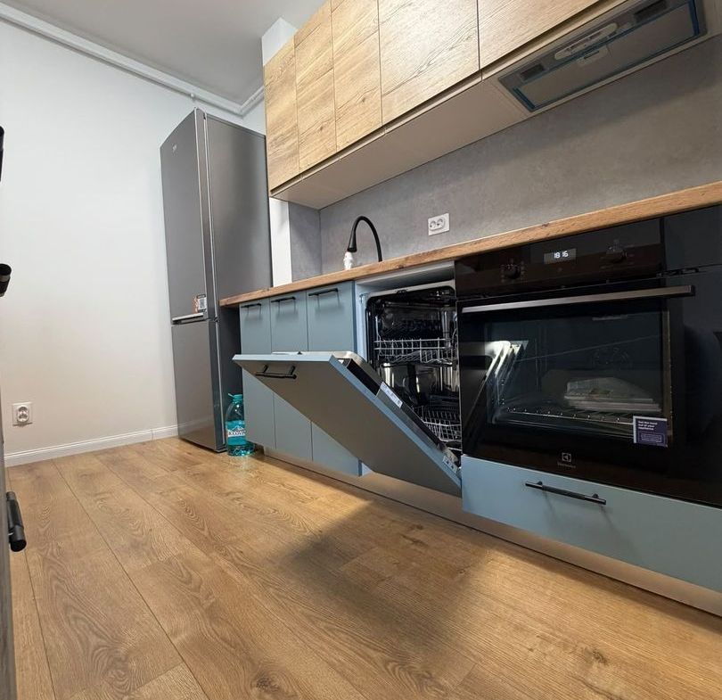 Apartament 3 camere, 2 bai, balcon, etaj intermediar, parcare - foto 7