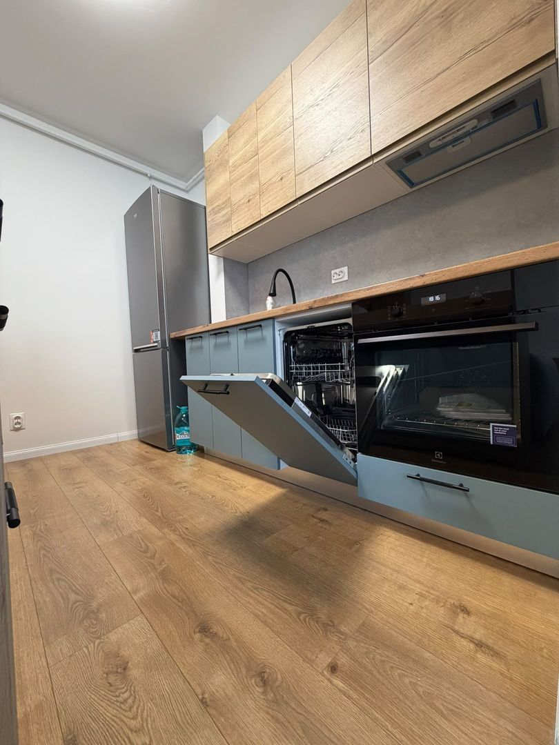 Apartament 3 camere, 2 bai, balcon, etaj intermediar, parcare - foto 7