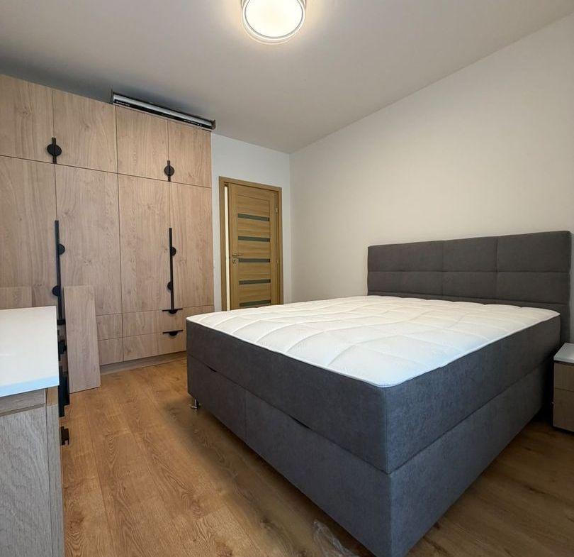 Apartament 3 camere, 2 bai, balcon, etaj intermediar, parcare - foto 8