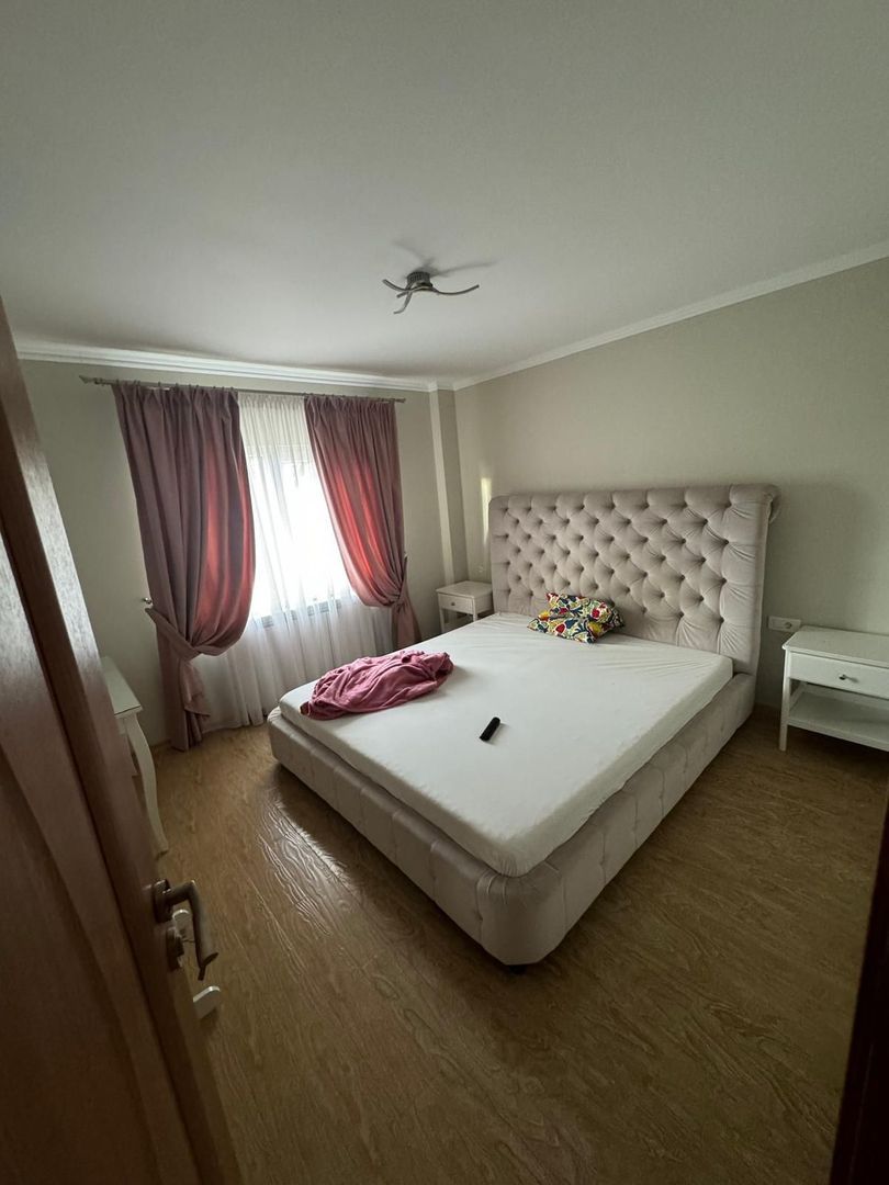 De inchiriat apartament cu 3 camere, Str. Nae leonard, etaj 3, 500 E - Imagine principala