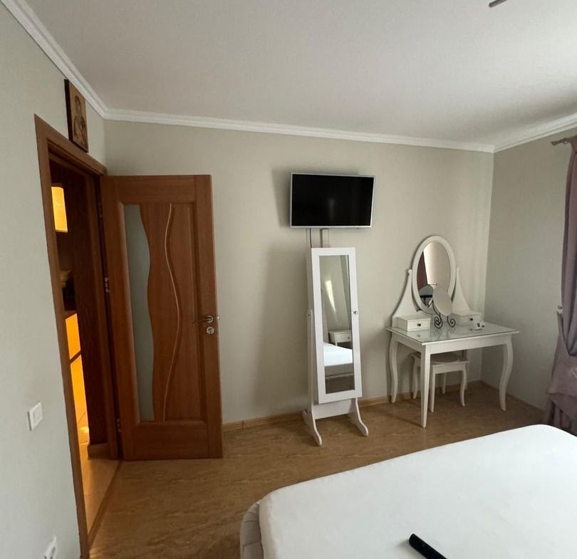 De inchiriat apartament cu 3 camere, Str. Nae leonard, etaj 3, 500 E - foto 2
