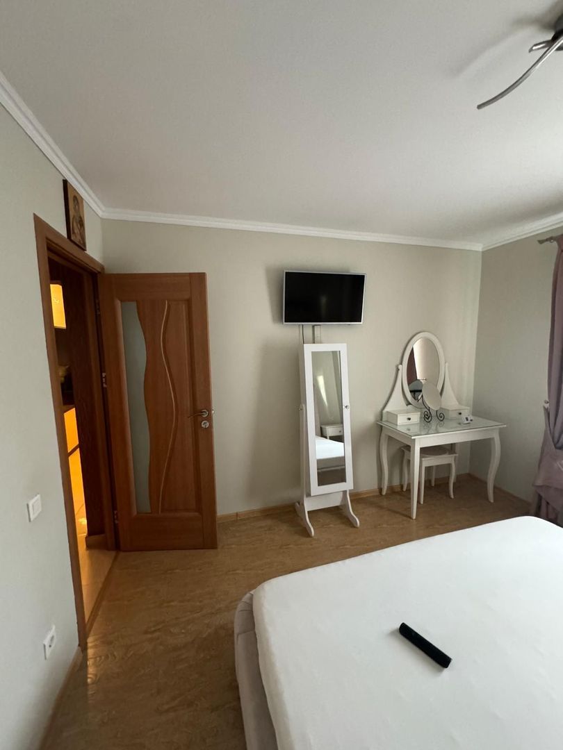 De inchiriat apartament cu 3 camere, Str. Nae leonard, etaj 3, 500 E - foto 2