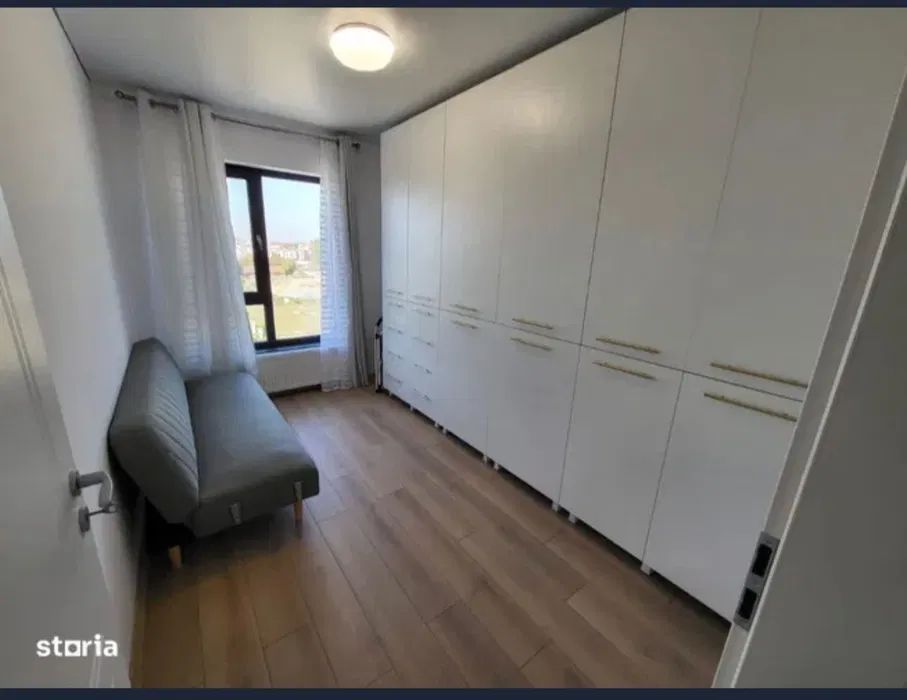 De vanzare apartament  cu 3 camere, Complex Crizantema, etaj 5, 135.000 E - Imagine principala